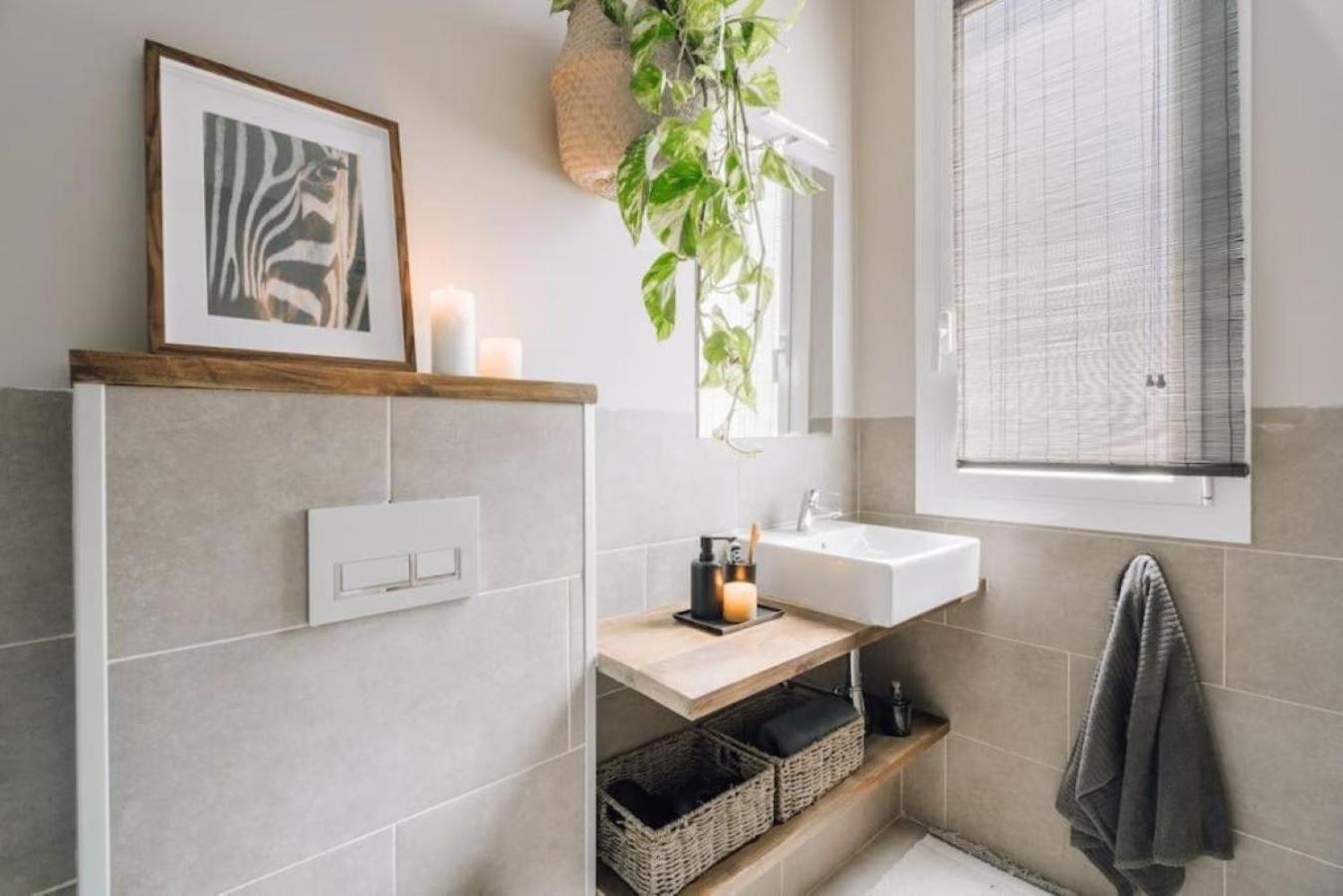 Salonga - 1 Bedroom And Balcony In Eixample Esquerra Barcelona Kültér fotó